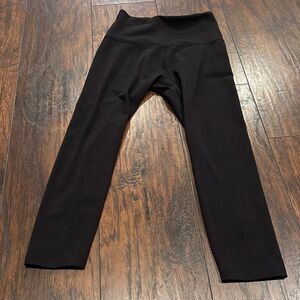 Beyondyoga cropped black leggings size M high rise in GUC yoga , workout ,